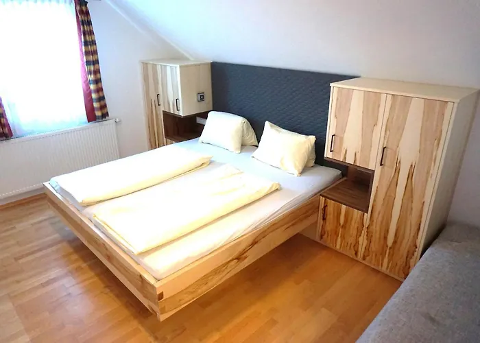 度假居 Ahornhuette 斯拉德明